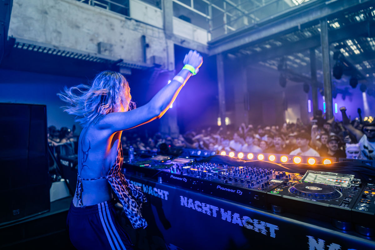 Loading... just a sec